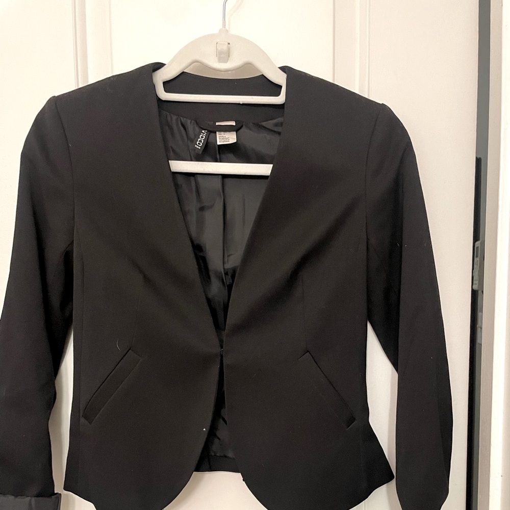Womens H&M blazer size 2